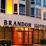 Brandon Conference & Leisure Centre فندق