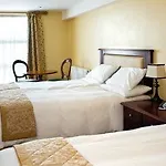 فندق Brandon Conference & Leisure Centre 3*