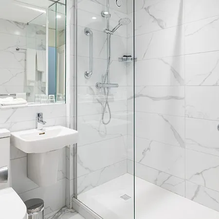 Brandon Conference & Leisure Centre Hotel 3*