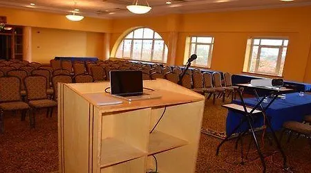 Brandon Conference & Leisure Centre 3* 特拉利