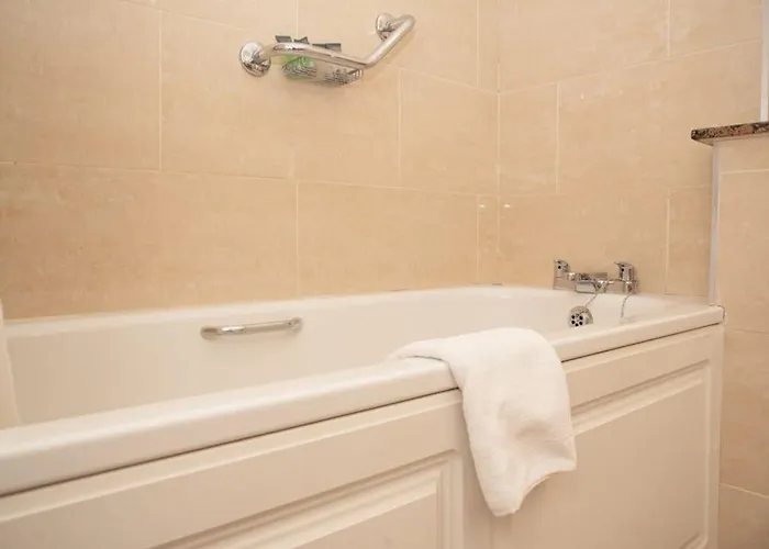 Hotel Brandon Conference&leisure Centre 3*